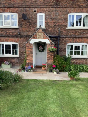  Birtles Farm Bed and Breakfast  Натсфорд